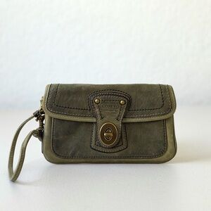 Coach Legacy Turnlock Wristlet - Gray/Green